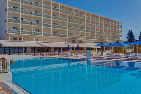 Palmariva Beach Hotel, Outdoor pool