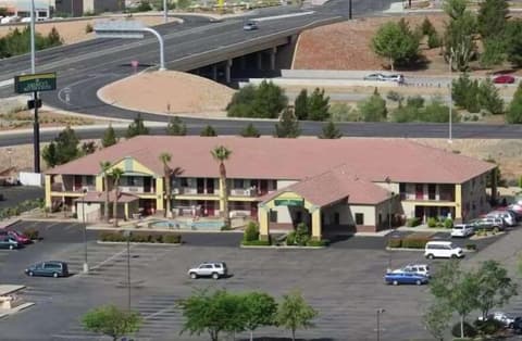 America's Best Inn & Suites, Exterior