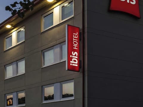 ibis Barcelona Cornella, Exterior