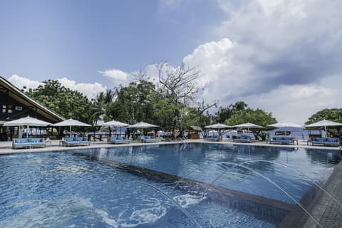 Discovery Coron, Pool