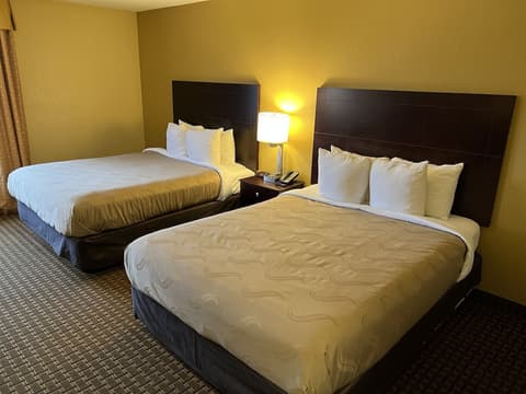 Quality Inn, Room