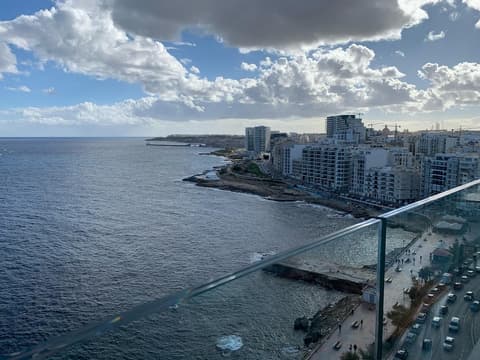 The Preluna Hotel, Balcony