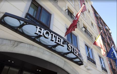 Hotel Sterling, Front of property