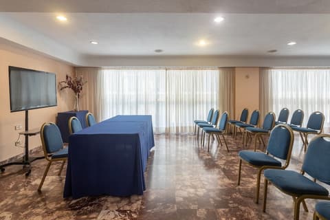 Hotel Leuka, Meeting facility