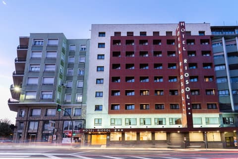 Crisol Riosol, Exterior