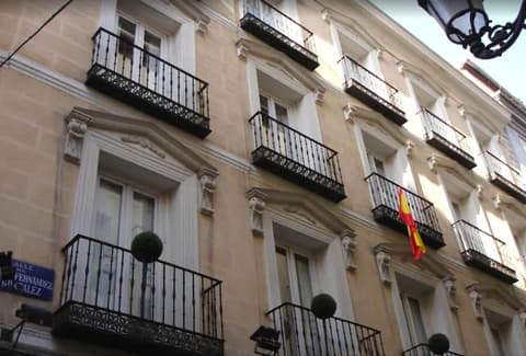 Suite Prado Hotel, Front of property