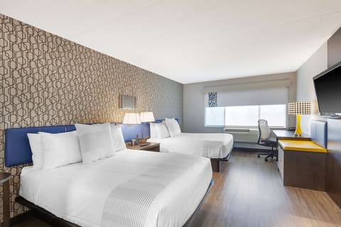 GLō Best Western Mississauga Corporate Centre, Room