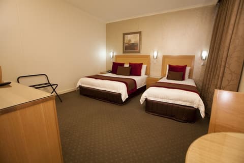 Best Western Plus Travel Inn Hotel, Room
