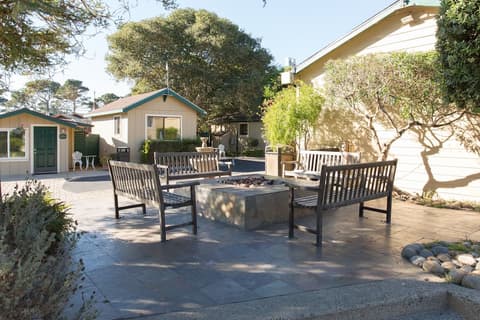 Sea Breeze Inn And Cottages, Terrace/patio