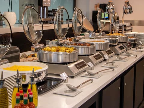 Mercure Paris Centre Tour Eiffel, Breakfast area