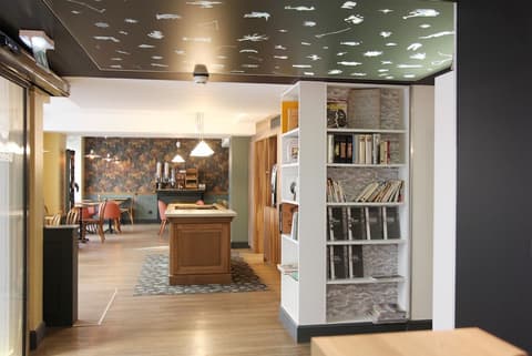 Hôtel Littéraire Arthur Rimbaud, BW Signature Collection, Lobby