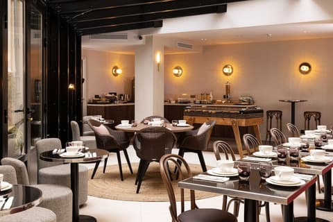 Hotel Moderniste, Restaurant