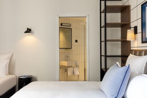 Hotel Moderniste, Room