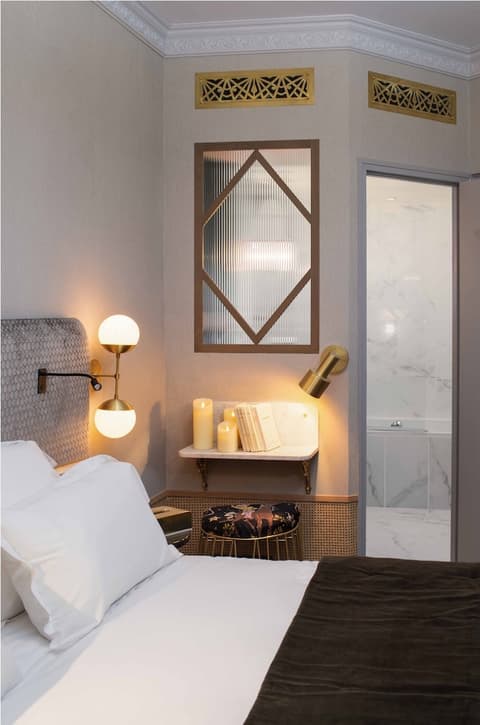 Handsome Hotel, Room