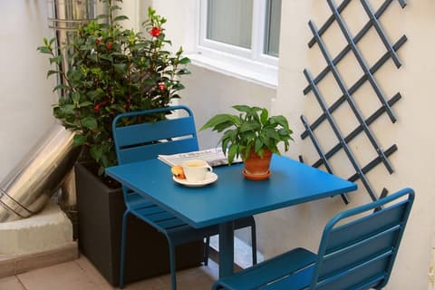 Hotel Régina Opéra Grands Boulevards, Terrace/patio