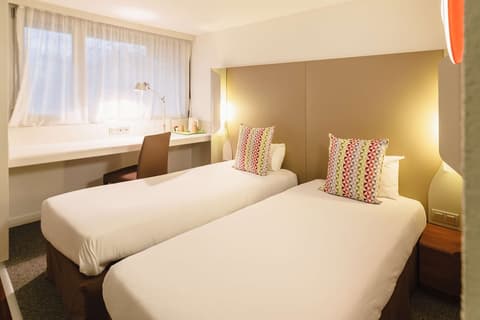 Campanile NATURE - Lyon Est Bron Eurexpo, Room