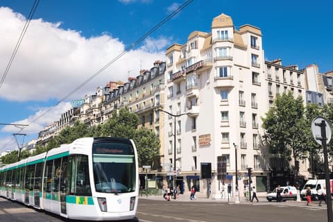 Hotel Acropole, Front of property