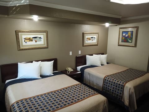 Little Boy Blue Motel, Room