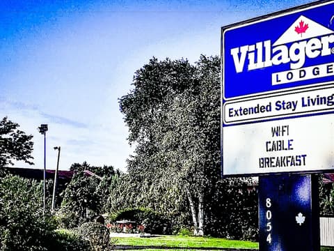 Villager Lodge, Property entrance