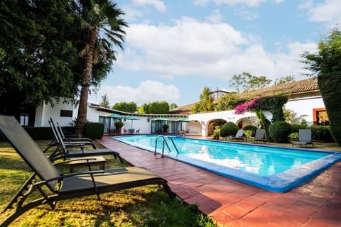 Best Western Plus Posada de Don Vasco, Pool