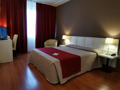 Hotel President, Room