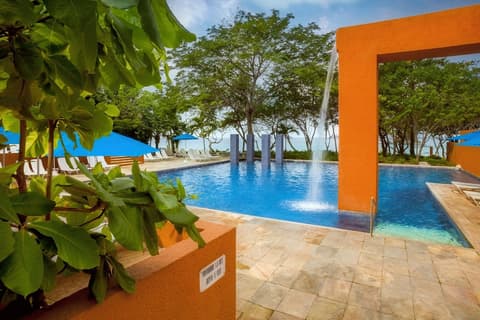 Las Brisas Ixtapa, Pool