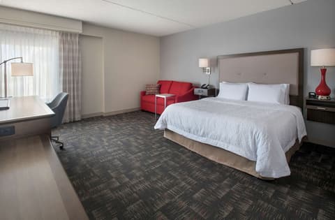 Hampton Inn Boston - Logan Airport, Room