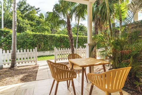 Hôtel Exsel Ermitage, Terrace/patio