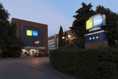 City Hotel & Suites Foligno, Exterior