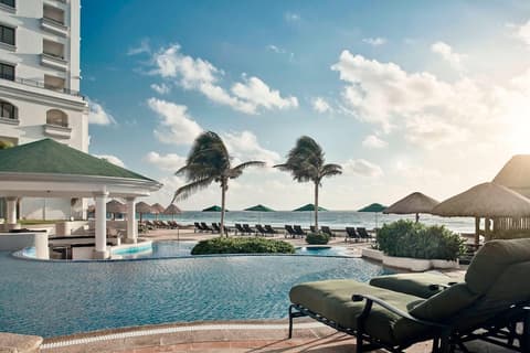 JW Marriott Cancun Resort & Spa, Pool