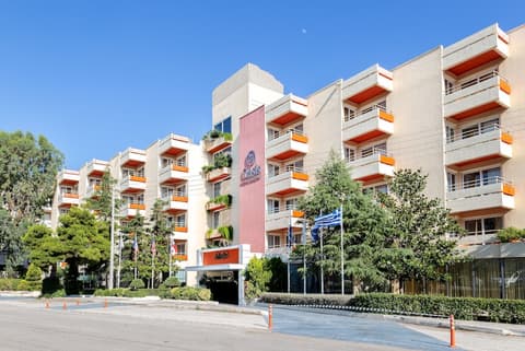 Oasis Hotel Apartments, Exterior