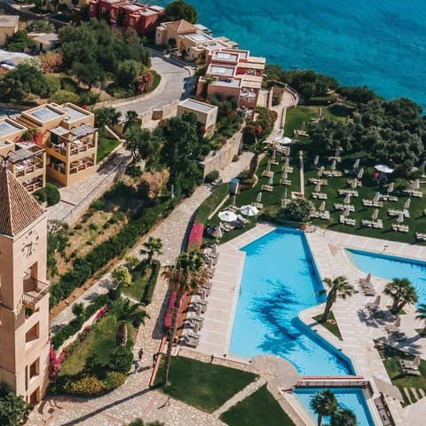 Candia Park Village, Outdoor pool