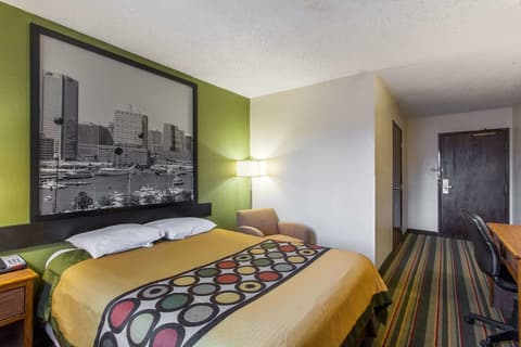 Super 8 by Wyndham College Park Wash DC Area, Room