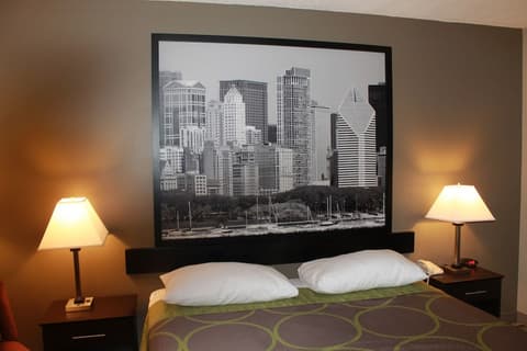Super 8 by Wyndham Bridgeview/Chicago Area, Room