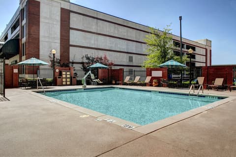 Hyatt Place Atlanta/Buckhead, Outdoor pool