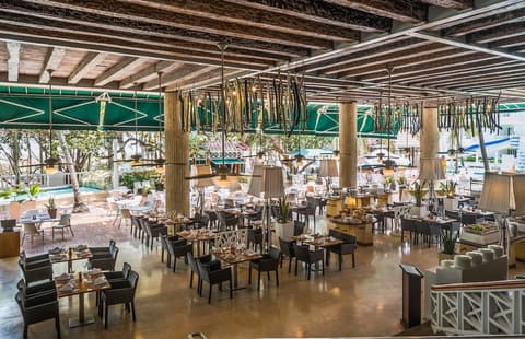 Las Americas Casa de Playa, Restaurant