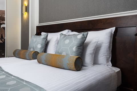 Grand Hotel International, Room