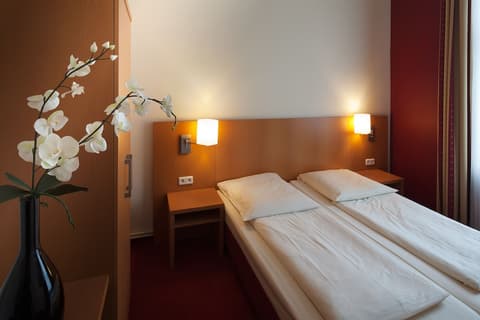 Air in Berlin Hotel, Room