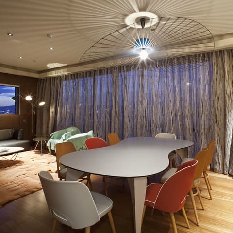 New Hotel, In-room dining