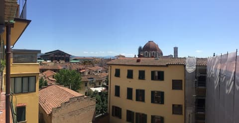 Hotel Alinari, Exterior