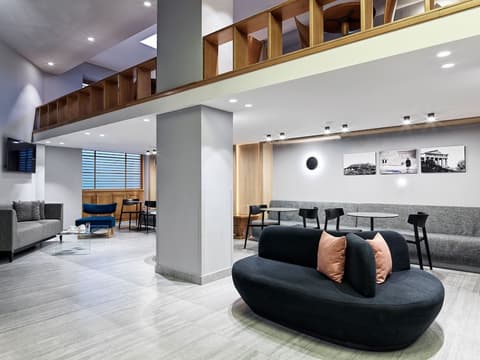 Achilleas Hotel, Lobby