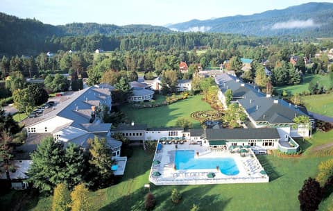 Stoweflake Mountain Resort & Spa, Front of property