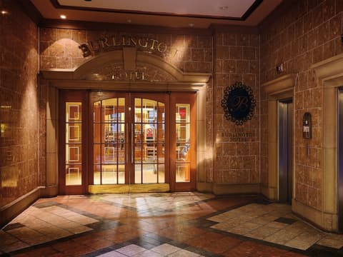 Macdonald Burlington Hotel, Interior entrance