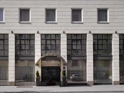 K+K Hotel am Harras, Front of property