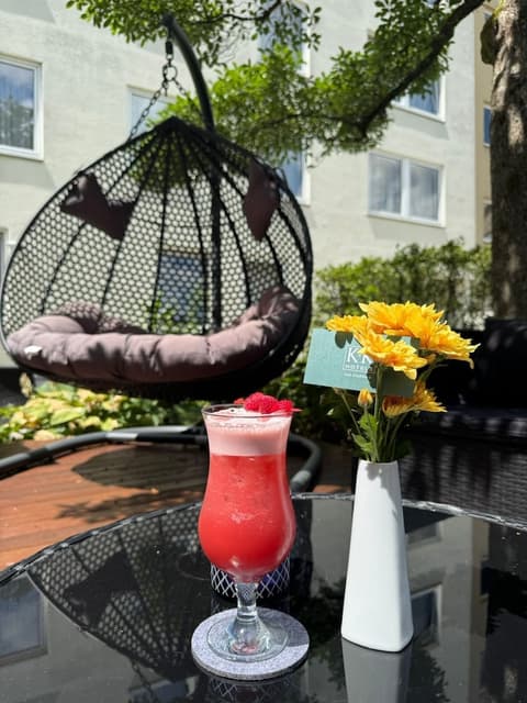 K+K Hotel am Harras, Food and drink