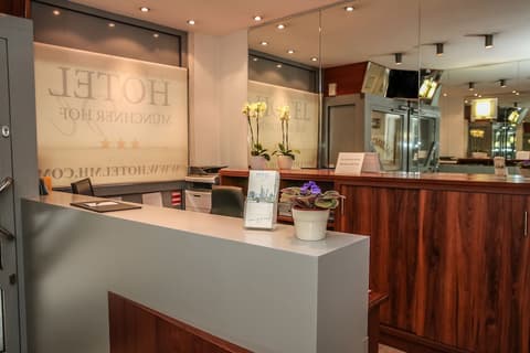 Hotel Münchner Hof, Reception