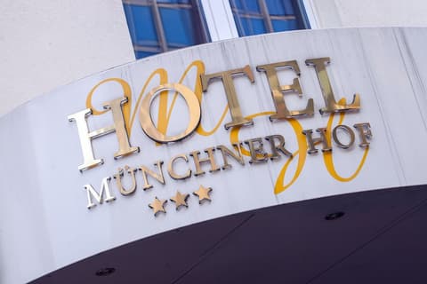 Hotel Münchner Hof, Property entrance