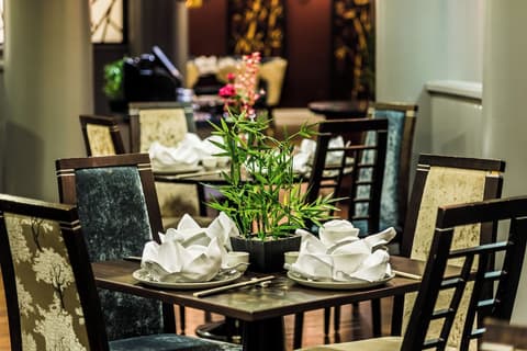 Crowne Plaza Liverpool - John Lennon Airport by IHG, Restaurant