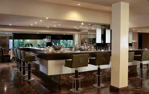 Adams Beach Hotel & Spa, Lobby lounge