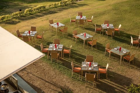 The Lalit Laxmi Vilas Palace, Restaurant